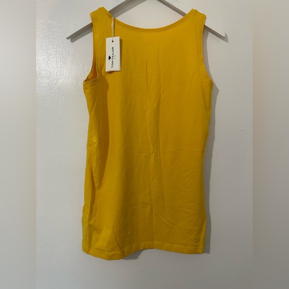 BNWT basic tank - Picture 2 of 2